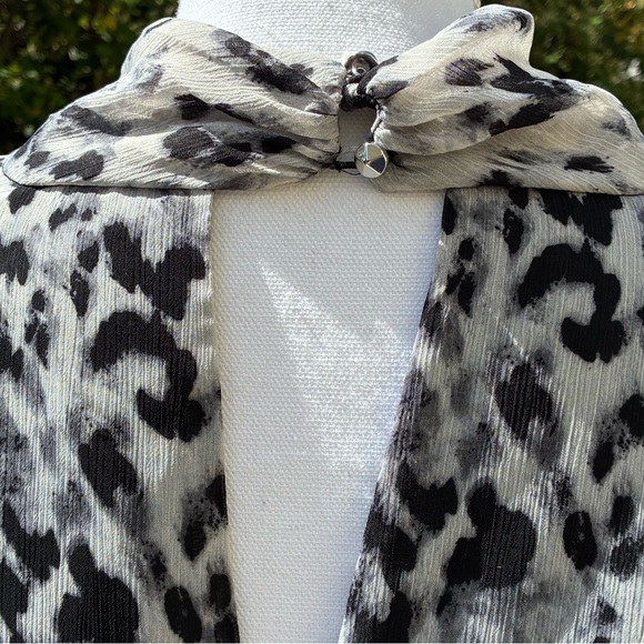 RACHEL Rachel Roy Black and White Leopard Print Short Sleeved Top 3X - Picture 4 of 6